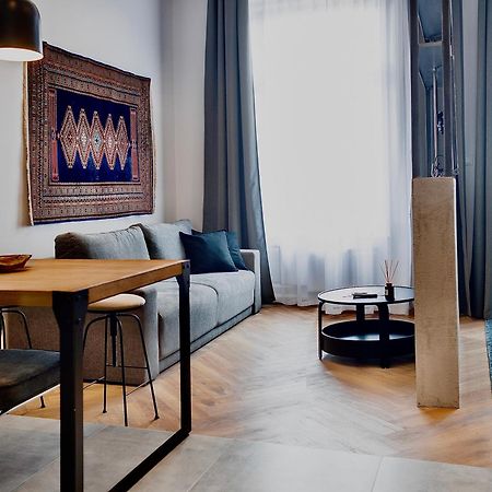 Lujza B Studio 44 Budapest Eksteriør billede